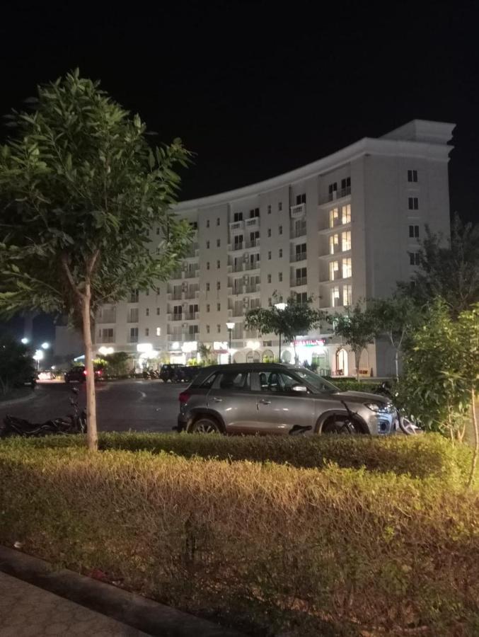Apartamento Omaxe Krishna Aavas Vrindāvan Exterior foto