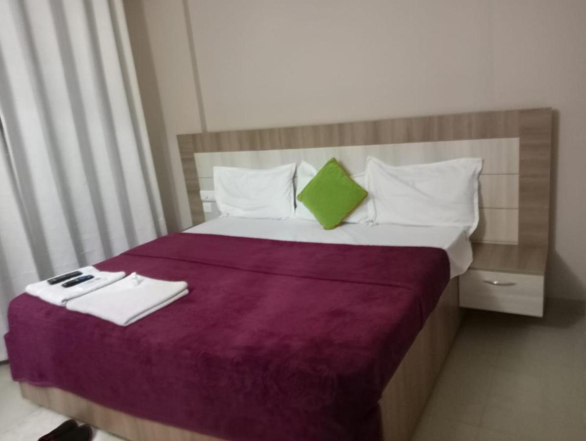 Apartamento Omaxe Krishna Aavas Vrindāvan Exterior foto
