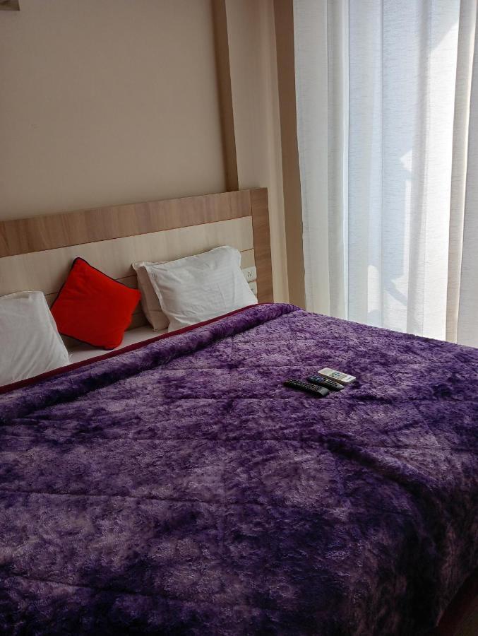 Apartamento Omaxe Krishna Aavas Vrindāvan Exterior foto