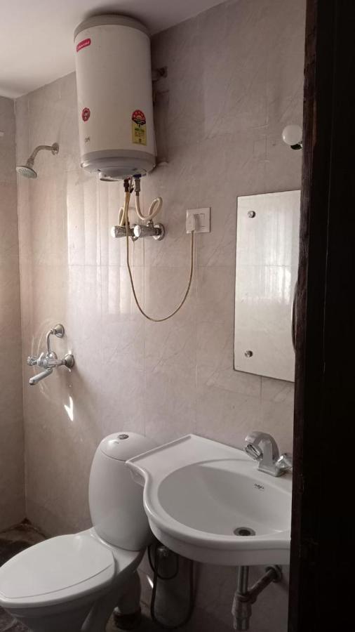 Apartamento Omaxe Krishna Aavas Vrindāvan Exterior foto