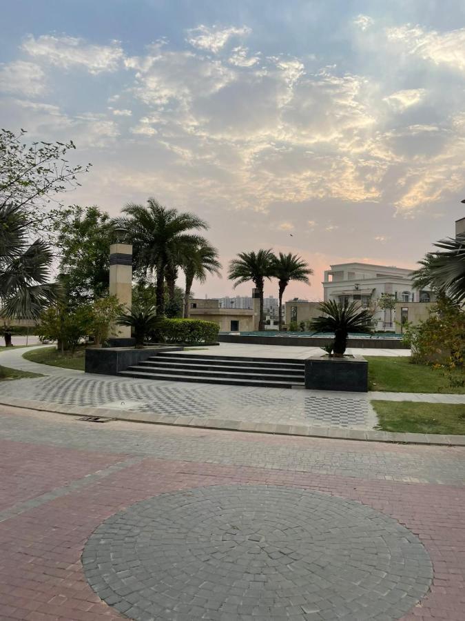 Apartamento Omaxe Krishna Aavas Vrindāvan Exterior foto