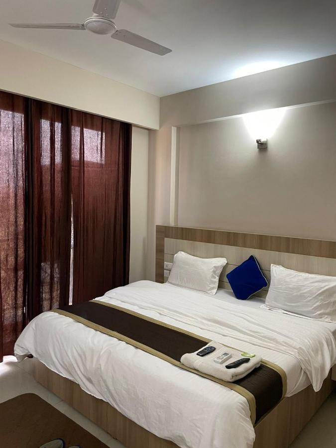 Apartamento Omaxe Krishna Aavas Vrindāvan Exterior foto